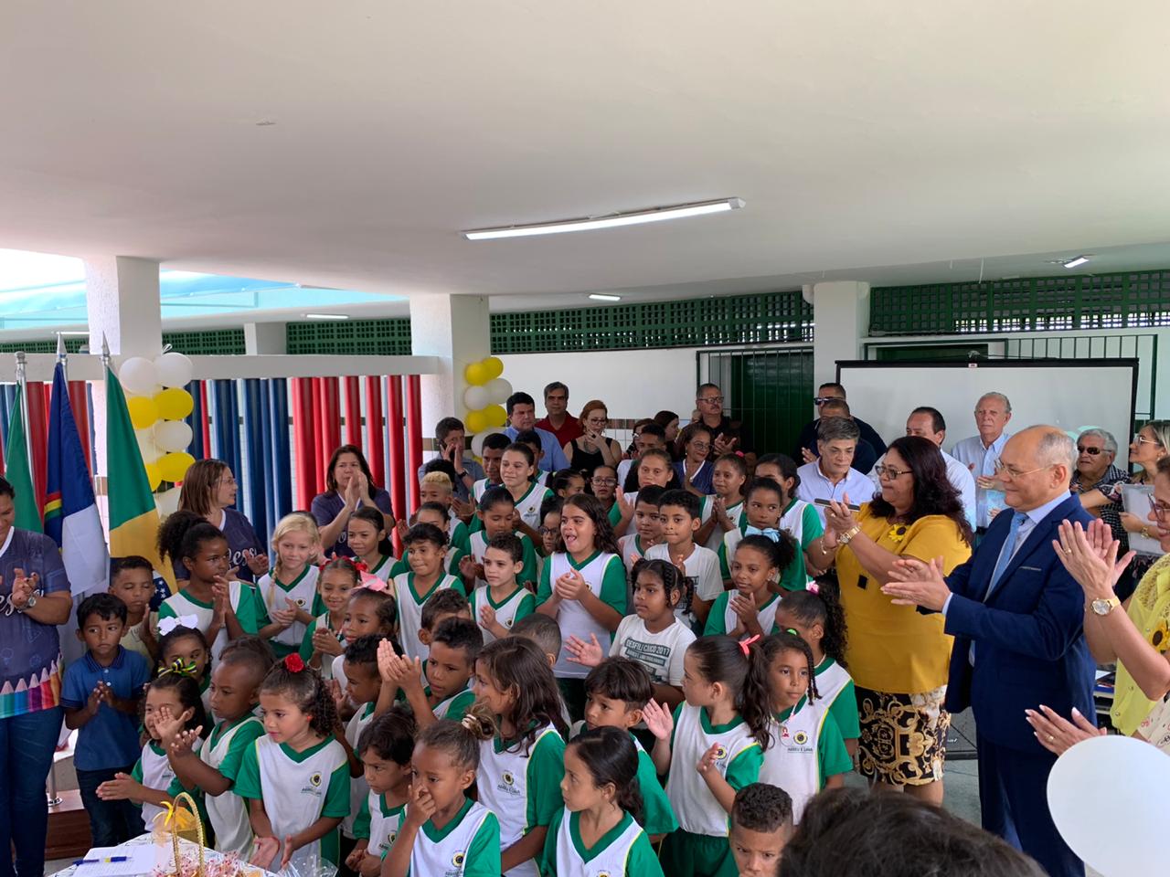 Prefeitura de Abreu e Lima entrega escola totalmente reformada para a comunidade de Caetés I Prefeitura de Abreu e Lima entrega escola totalmente reformada para a comunidade de Caetés I